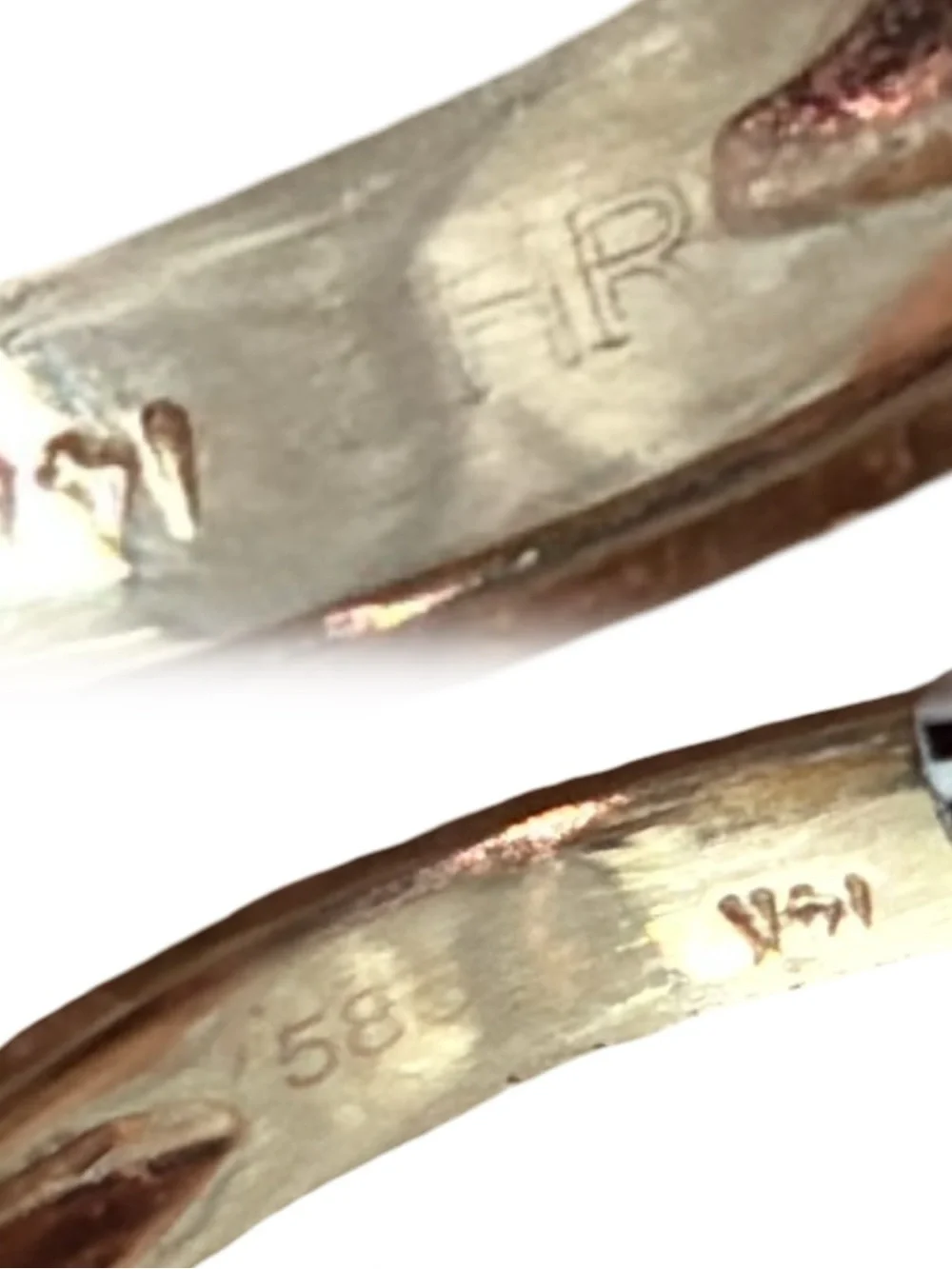 Exquisite 14k Gold Opal and Diamond Ring